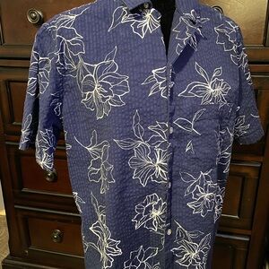 GAP NWOT Blue Casual Button Down Shirt with Floral Design.